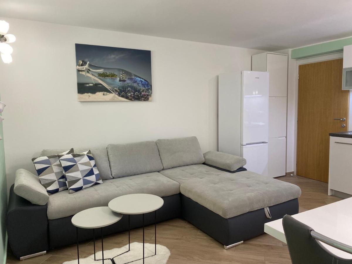 One Bedroom Guesthouse Tina Матульи Экстерьер фото