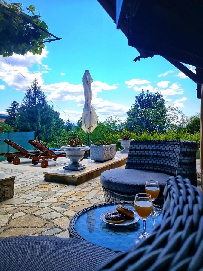One Bedroom Guesthouse Tina Матульи Экстерьер фото